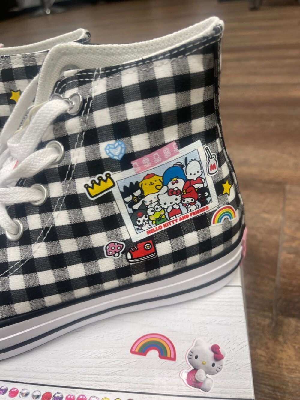 Converse x Hello Kitty & Friends Gingham High Tops NWT Women's 6.5 - Picture 2 of 13